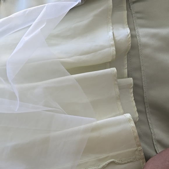 Elegant Satin Pastel Green & Black Lace A Line Sweatheart Knee Length Prom Dress - Picture 10 of 11